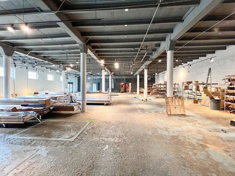 More Photos Of 11 Sullivan Way, Asheville Warehouse For Lease