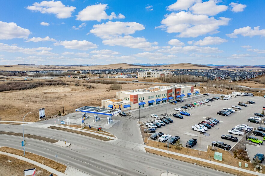 More Photos Of 4 River Heights Dr, Cochrane Storefront For Lease