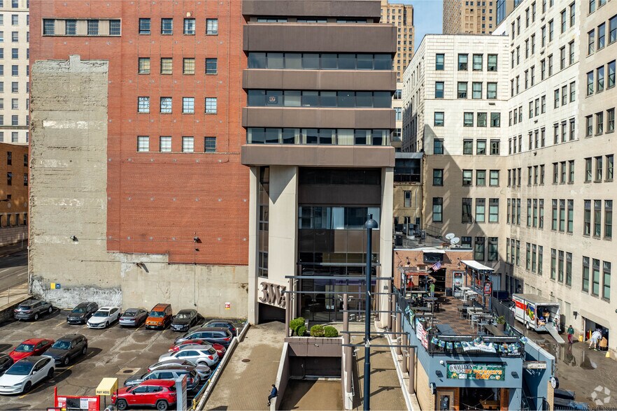 More Photos Of 30 W 3rd St, Cincinnati Office For Lease