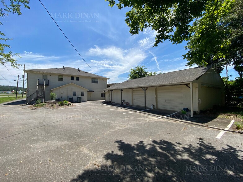 More Photos Of 2172 Pelham Pky, Pelham Office For Sale