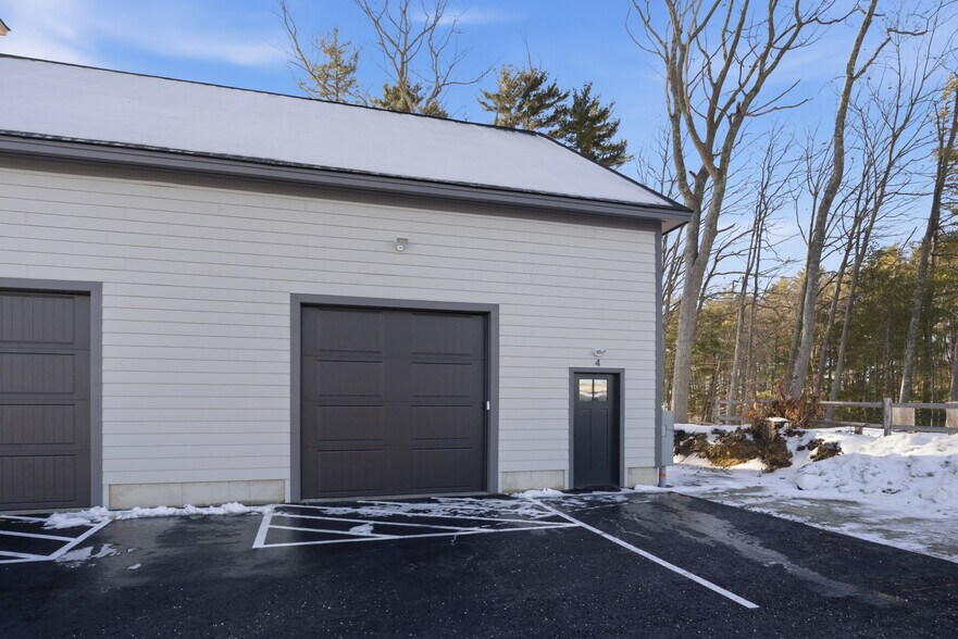 More Photos Of 300 Exeter Rd, Hampton Industrial For Sale