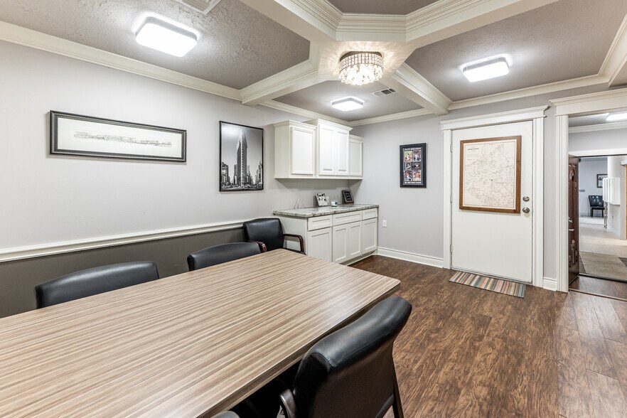 More Photos Of 101 Hidden Valley Cir, Huntsville Office For Sale