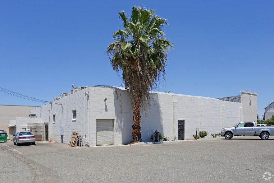 More Photos Of 2704 Clovis Ave, Clovis Freestanding For Lease