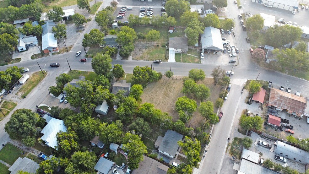 More Photos Of 962 S Castell Ave, New Braunfels Land For Sale
