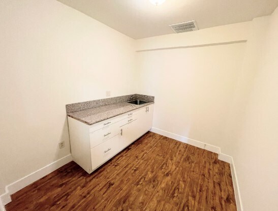 More Photos Of 4077 W Pico Blvd, Los Angeles Medical For Lease