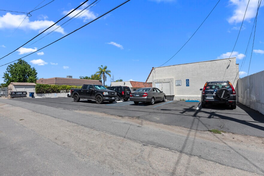 More Photos Of 1027 E Grand Ave, Escondido Medical For Lease