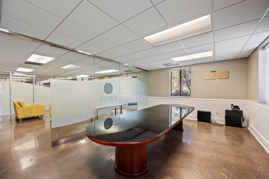 More Photos Of 6116 Old Mendenhall Rd, High Point Warehouse For Sale