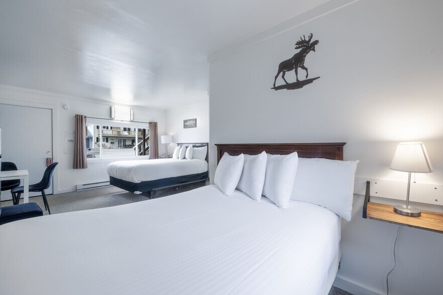 More Photos Of 180 Main St, North Woodstock Hotel For Sale