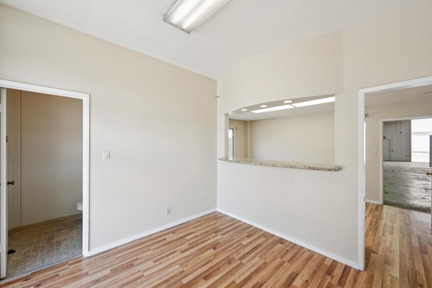 More Photos Of 2475 Bluebell Dr, Santa Rosa Industrial For Lease