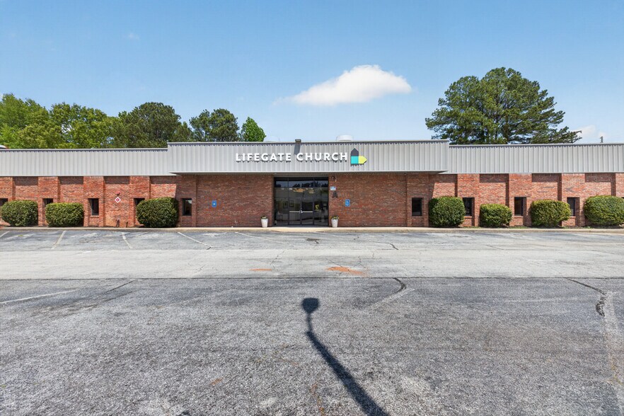 More Photos Of 3005 Lenora Church Rd, Snellville Office For Sale