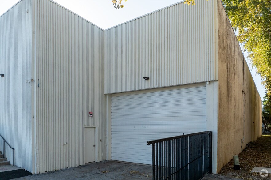 More Photos Of 5240-5260 NW 167th St, Miami Gardens Warehouse For Lease