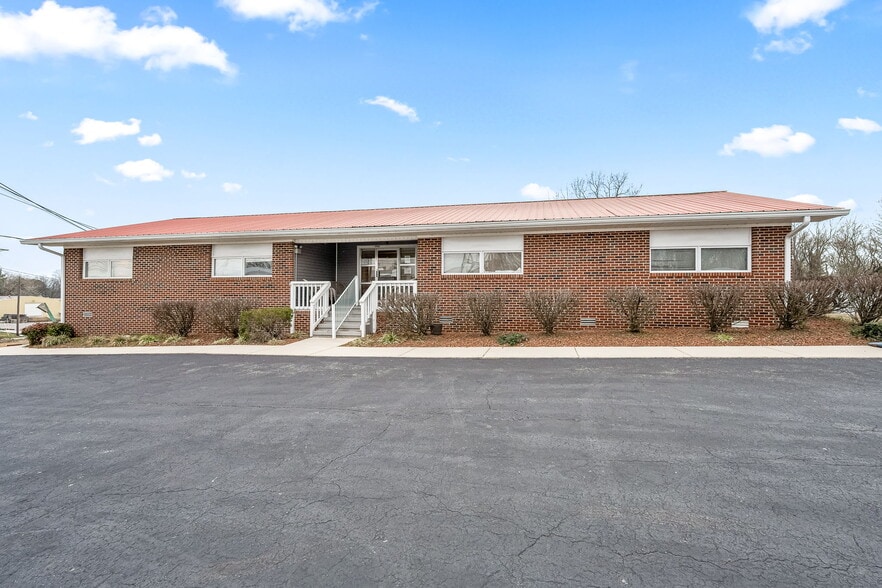 Primary Photo Of 345 Garfield St, McMinnville Assisted Living For Sale