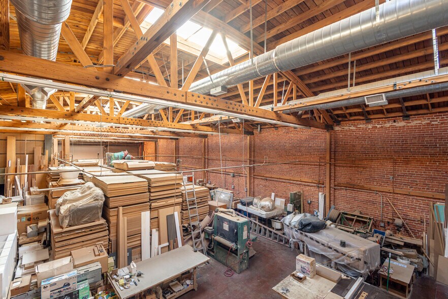 More Photos Of 4621 W Washington Blvd, Los Angeles Warehouse For Lease
