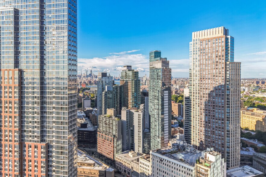 More Photos Of 21-25 Flatbush Ave, Brooklyn Office For Lease