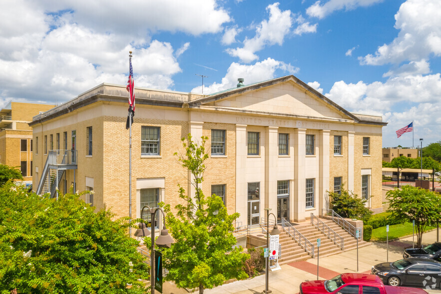 Primary Photo Of 201 E Methvin St, Longview Post Office For Lease