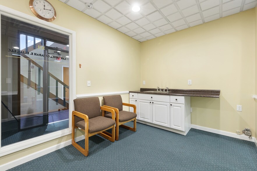 More Photos Of 188 E Bergen Pl, Red Bank Office For Sale