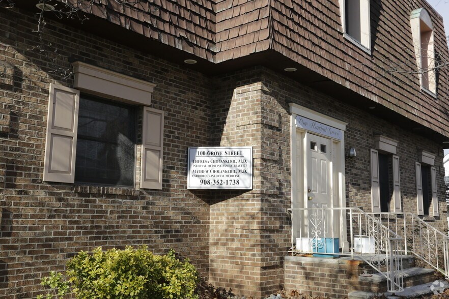 More Photos Of 100 Grove St, Elizabeth Medical For Lease