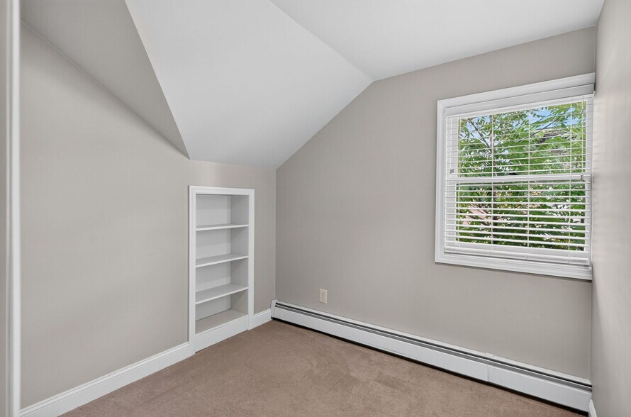 More Photos Of 330 Mahoning St, Milton Office For Sale
