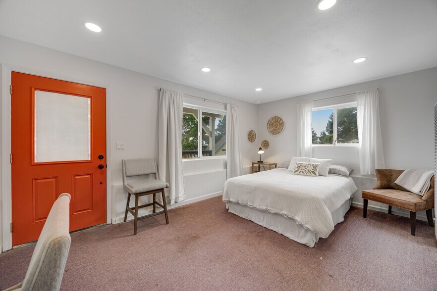 More Photos Of 129 Lower Pacific Dr, Whitethorn General Retail For Sale