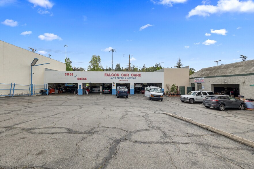 More Photos Of 3450 N Verdugo Rd, Glendale Storefront For Sale