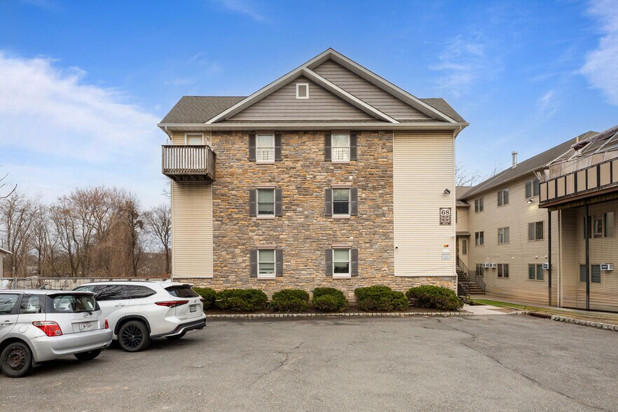 Primary Photo Of 68 Main St, Monsey Apartments For Sale