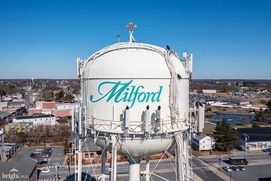 More Photos Of 112 Park Ave, Milford Flex For Sale