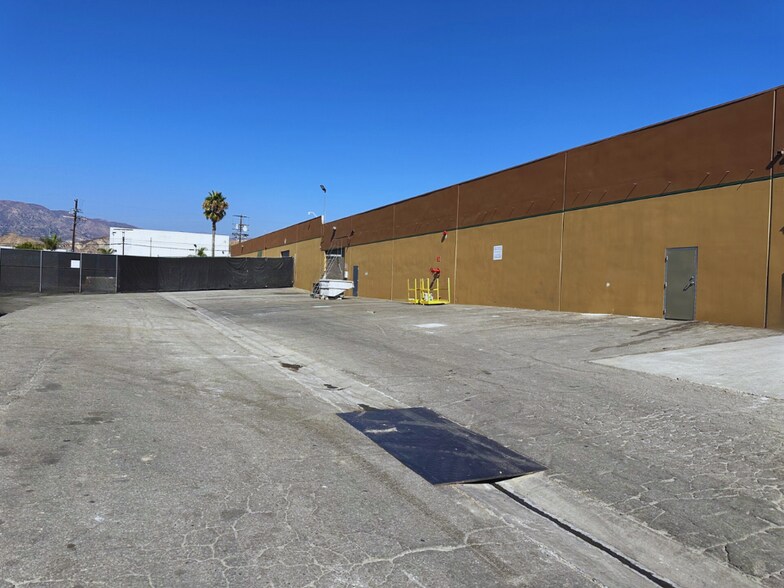 More Photos Of 11949 Borden Ave, San Fernando Warehouse For Lease