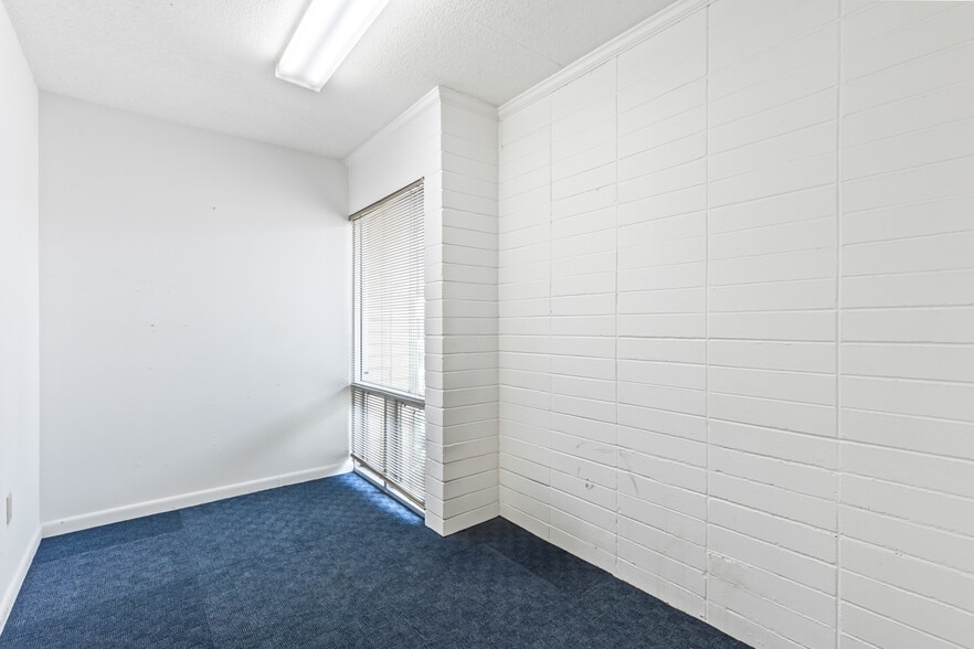 More Photos Of 260 S Marion Ave, Lake City Medical For Lease