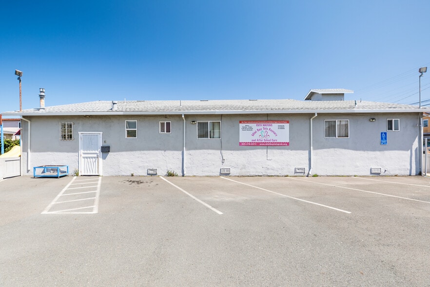 More Photos Of 671 9th St, Richmond Specialty For Sale