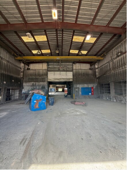 More Photos Of 100 E Industrial Blvd, Beeville Manufacturing For Sale