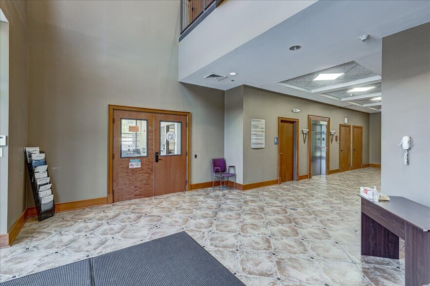 More Photos Of 2030 Avalon Pky, McDonough Office For Sale