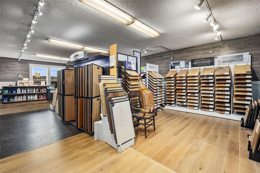 More Photos Of 542 Main St, Edmonds Freestanding For Sale