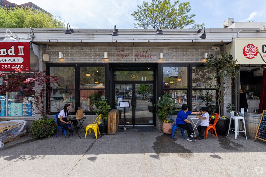Primary Photo Of 359 Grand St, New York Storefront For Lease
