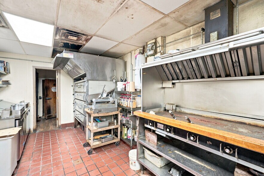 More Photos Of 1090 Rochester Rd, Troy Restaurant For Sale
