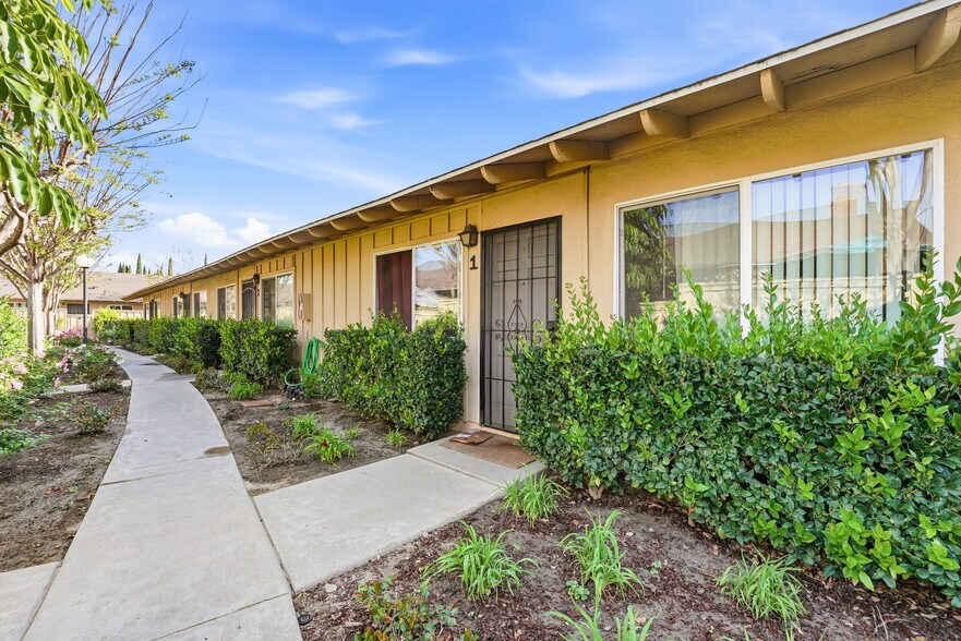 More Photos Of 3221 W Ball Rd, Anaheim Apartments For Sale