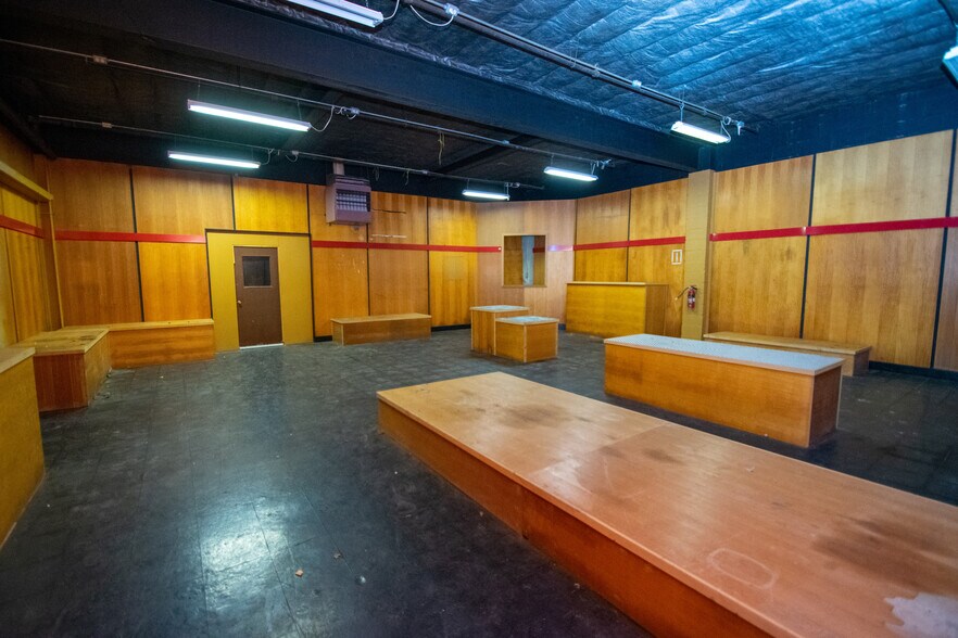 More Photos Of 300 4th St, Algoma Apartments For Sale