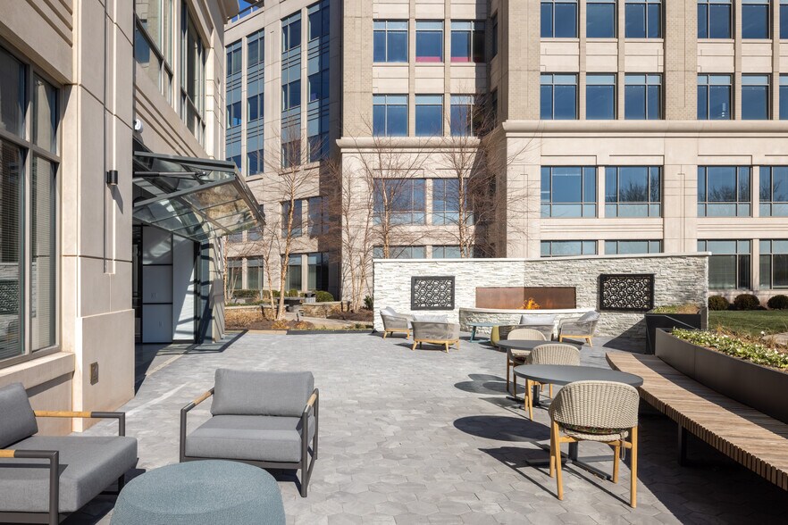 More Photos Of 5870 Trinity Pky, Centreville Unknown For Lease