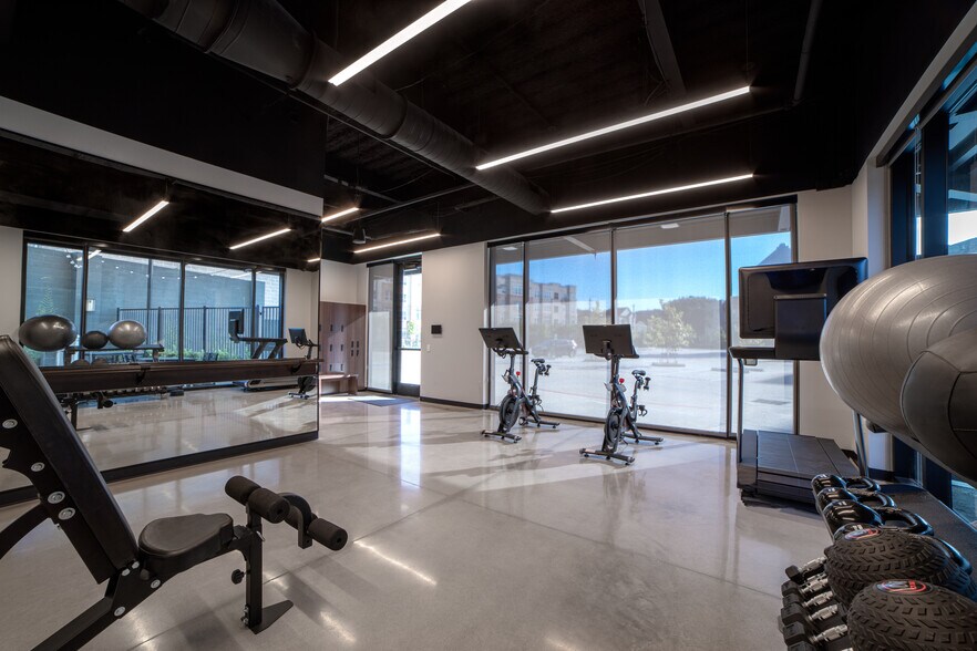 More Photos Of 190 TC Jester Blvd, Houston Office For Lease