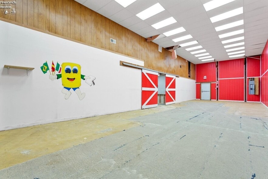 More Photos Of 46400 Telegraph Rd, Amherst Freestanding For Sale