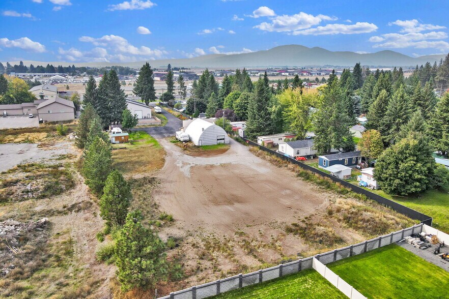 More Photos Of 11370 N Government Way, Hayden General Retail For Sale