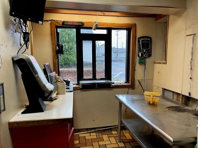 More Photos Of 1306 Memorial Blvd, Connellsville Fast Food For Lease