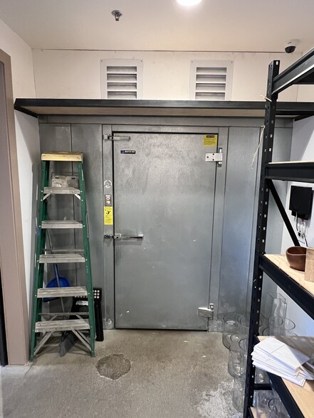 More Photos Of 17280 Monterey Hwy, Morgan Hill Restaurant For Lease