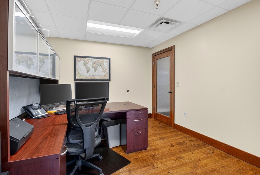 More Photos Of 750 Washington Rd, Mt Lebanon Apartments For Sale