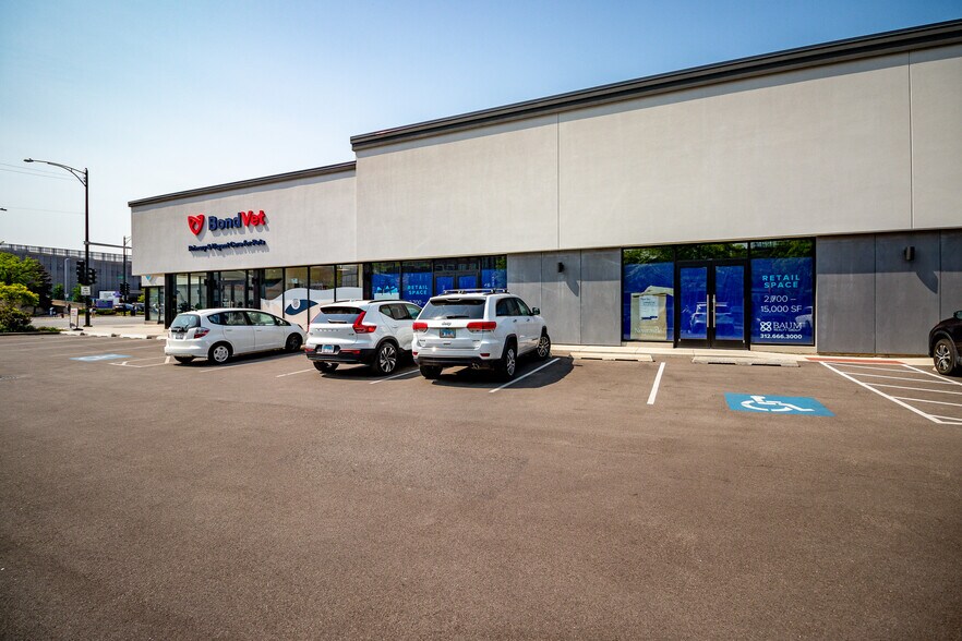 More Photos Of 3101-3103 N Clark St, Chicago Storefront For Lease