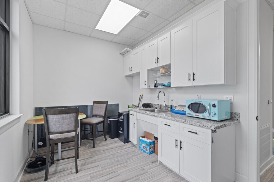 More Photos Of 26077 Nelson Way, Katy Medical For Sale