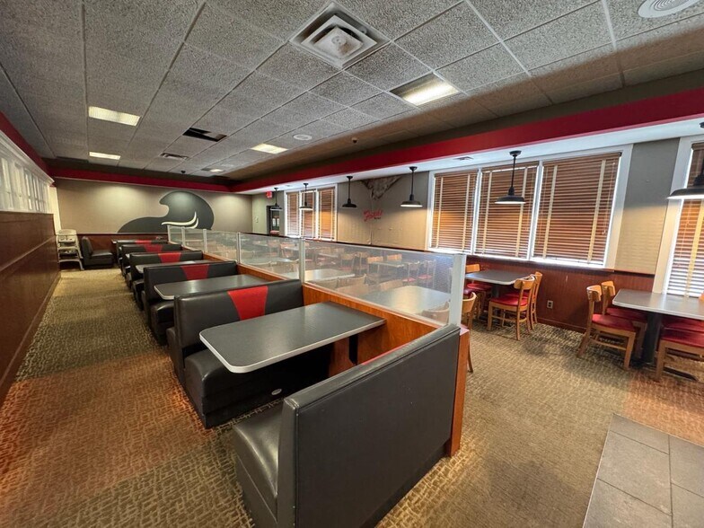 More Photos Of 1830 Columbus Ave, Washington Court House Restaurant For Sale