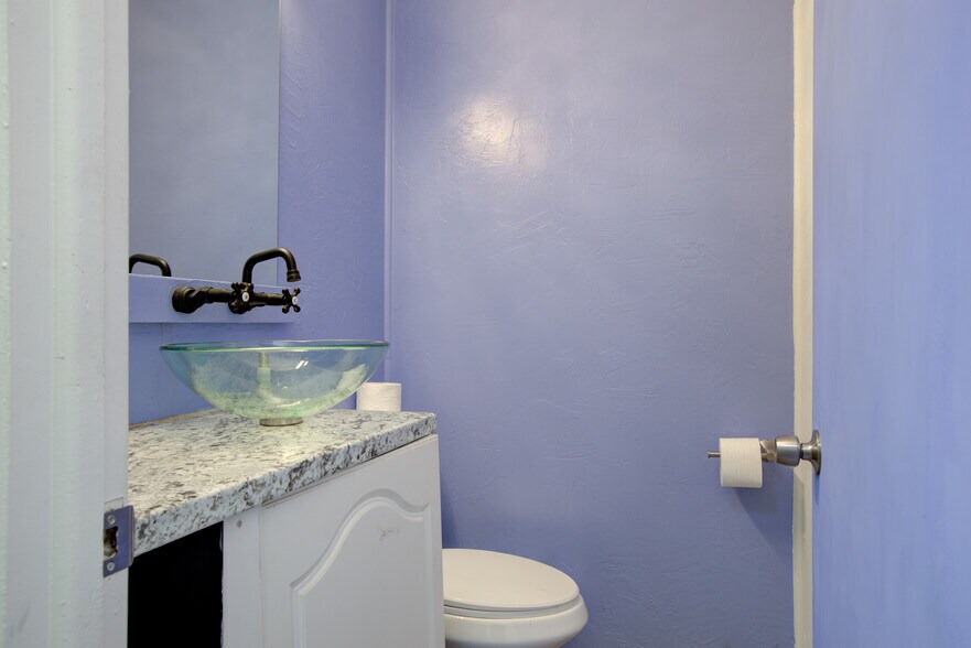 More Photos Of 1560 SE Stephens St, Roseburg Freestanding For Sale