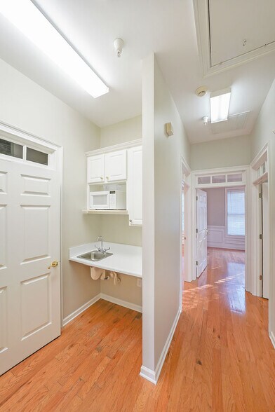 More Photos Of 1301 Shiloh Rd, Kennesaw Office For Sale
