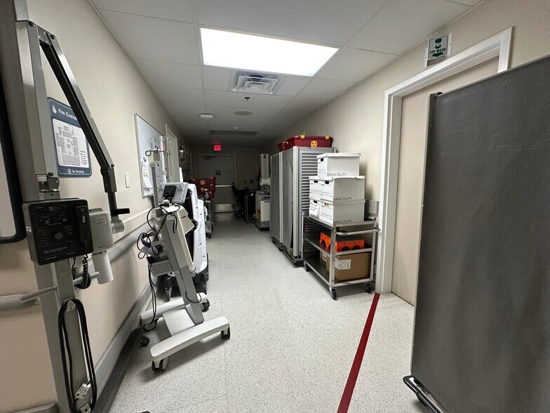 More Photos Of 1310 SE West Star Ave, Port Saint Lucie Hospital For Lease