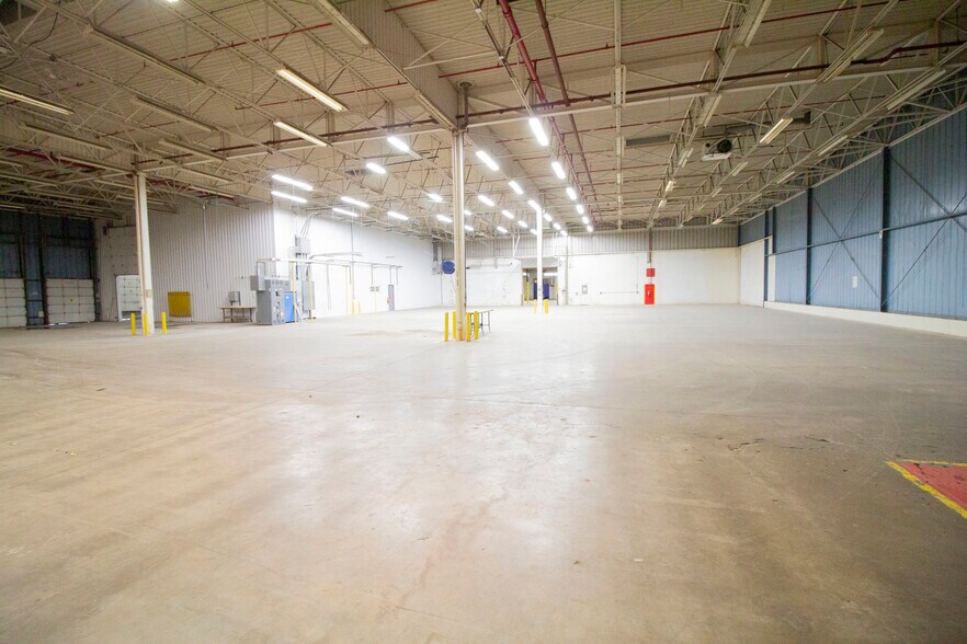 More Photos Of 126 Avenue C, Springfield Manufacturing For Sale